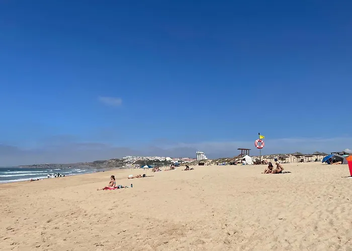 Sunny Minutes From The * Lourinhã