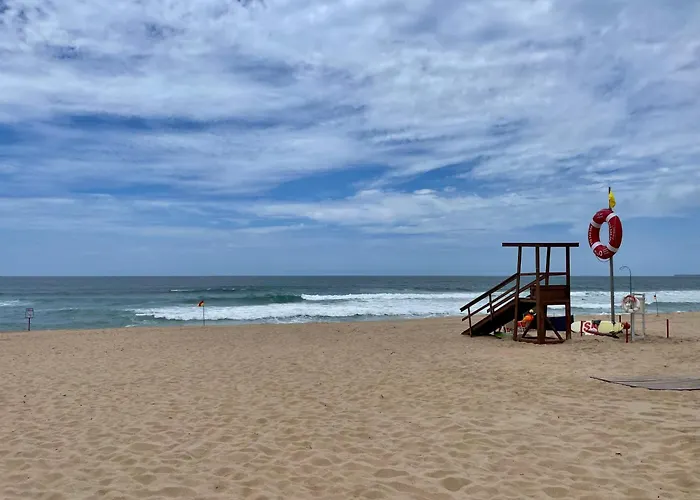 Sunny Minutes From The * Lourinhã